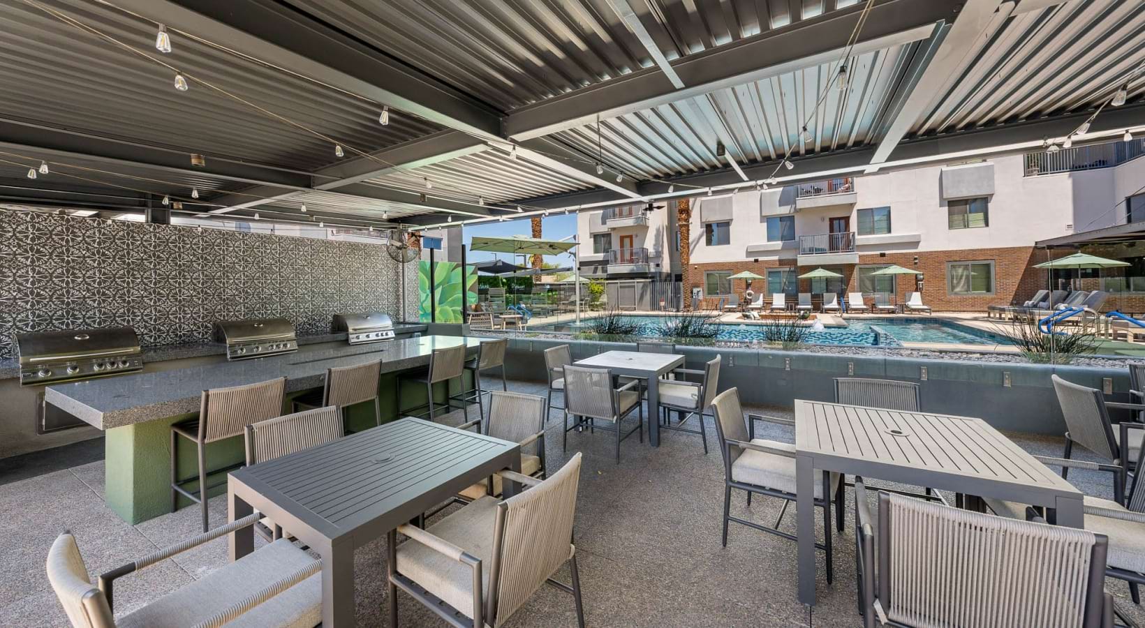 Outdoor grilling area at 601 Pax.